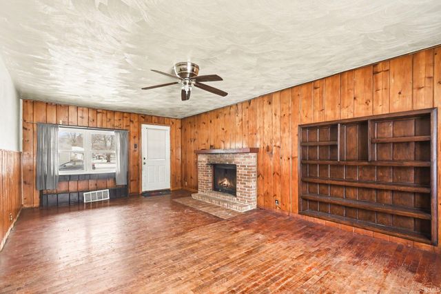 2005 Panama Street, Mishawaka, IN 46544