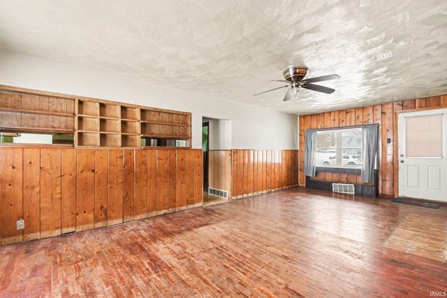 2005 Panama Street, Mishawaka, IN 46544