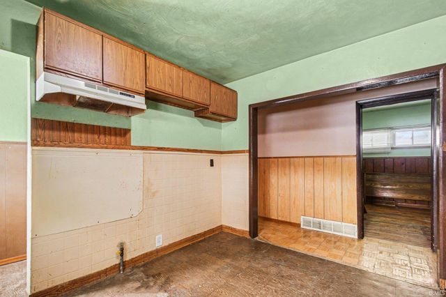 2005 Panama Street, Mishawaka, IN 46544