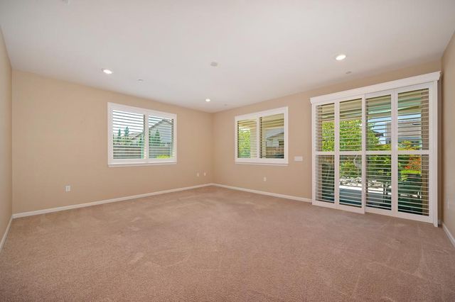 7414 Sun Rose Way, Sacramento, CA 95829