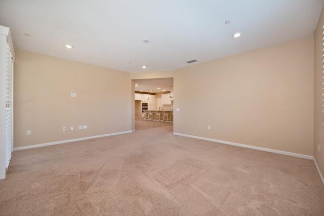 7414 Sun Rose Way, Sacramento, CA 95829