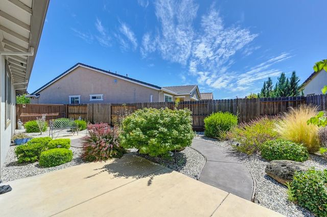 7414 Sun Rose Way, Sacramento, CA 95829