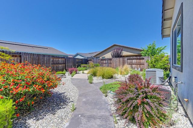 7414 Sun Rose Way, Sacramento, CA 95829