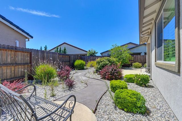 7414 Sun Rose Way, Sacramento, CA 95829