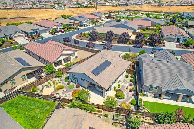 7414 Sun Rose Way, Sacramento, CA 95829