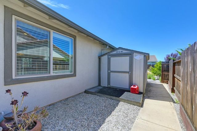 7414 Sun Rose Way, Sacramento, CA 95829