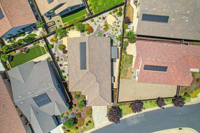 7414 Sun Rose Way, Sacramento, CA 95829