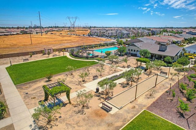 7414 Sun Rose Way, Sacramento, CA 95829