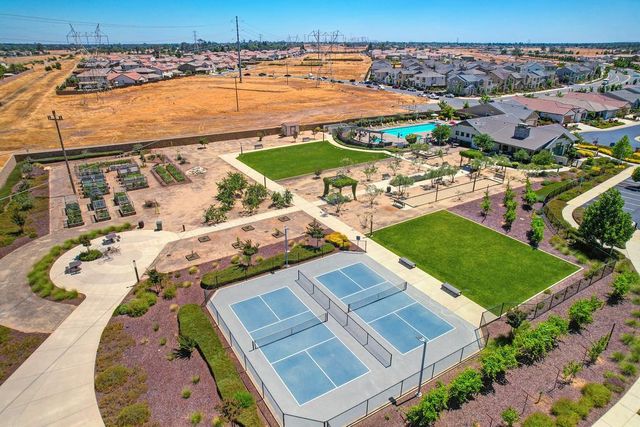 7414 Sun Rose Way, Sacramento, CA 95829