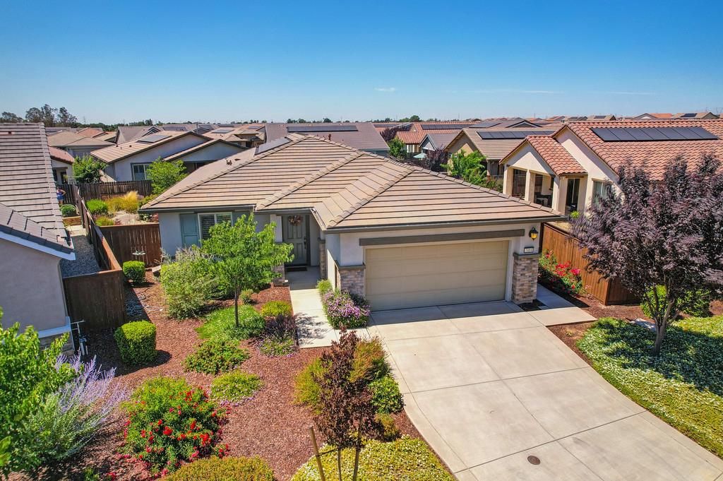 7414 Sun Rose Way, Sacramento, CA 95829