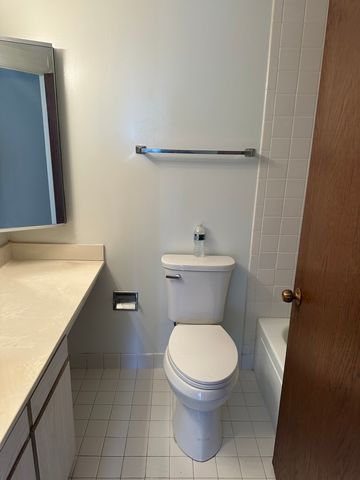 6340 Americana Drive 903, Willowbrook, IL 60527