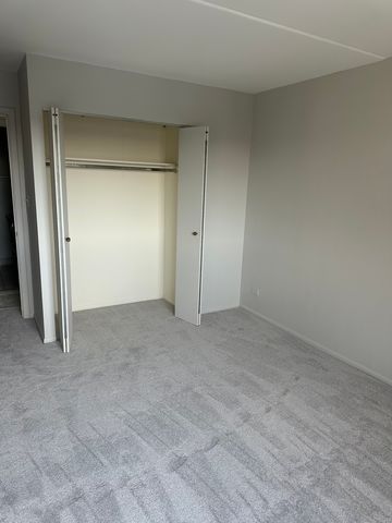 6340 Americana Drive 903, Willowbrook, IL 60527