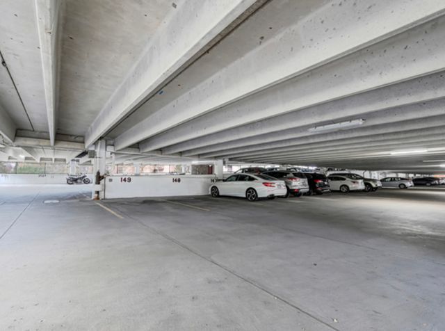 6340 Americana Drive 903, Willowbrook, IL 60527