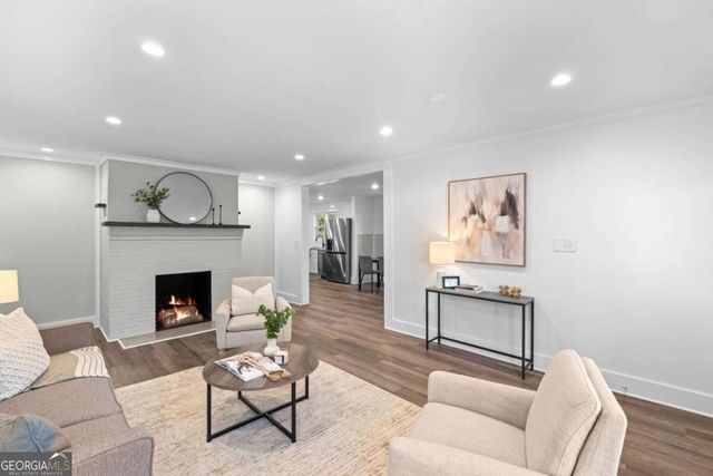 170 Stanhope Circle NW, Atlanta, GA 30314