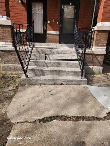 1215 Clara Avenue, St Louis, MO 63112