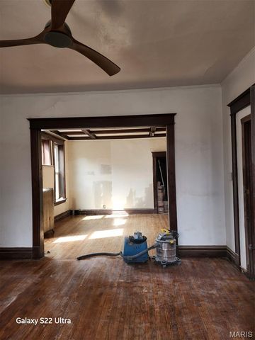 1215 Clara Avenue, St Louis, MO 63112