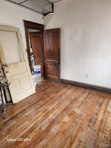 1215 Clara Avenue, St Louis, MO 63112