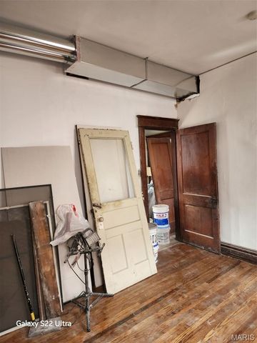 1215 Clara Avenue, St Louis, MO 63112