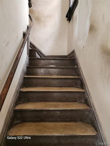 1215 Clara Avenue, St Louis, MO 63112