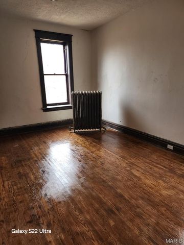 1215 Clara Avenue, St Louis, MO 63112