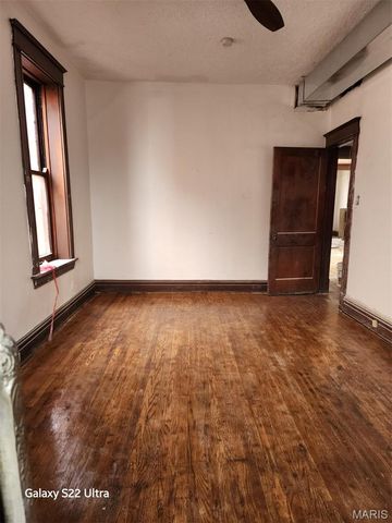 1215 Clara Avenue, St Louis, MO 63112