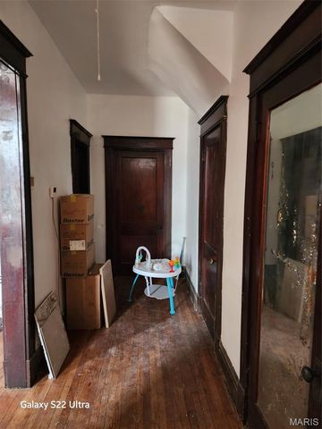 1215 Clara Avenue, St Louis, MO 63112