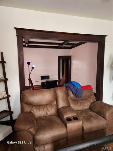 1215 Clara Avenue, St Louis, MO 63112