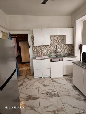 1215 Clara Avenue, St Louis, MO 63112