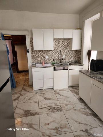 1215 Clara Avenue, St Louis, MO 63112