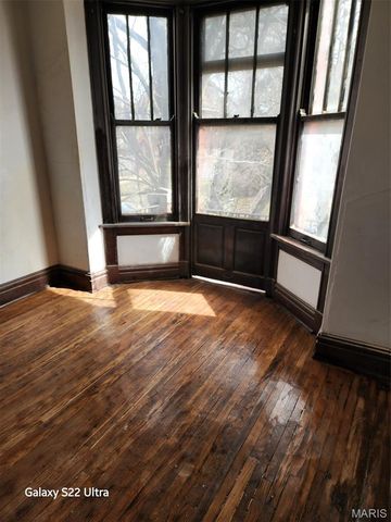 1215 Clara Avenue, St Louis, MO 63112