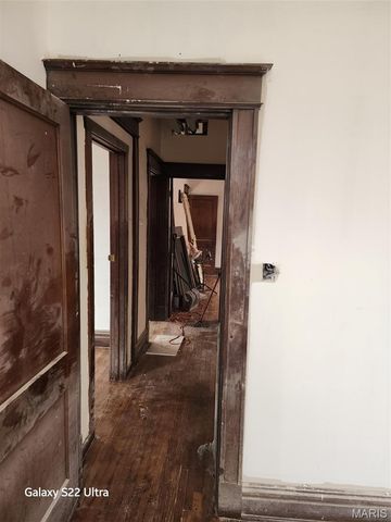 1215 Clara Avenue, St Louis, MO 63112