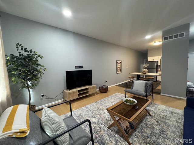 1007 Allen Avenue, St Louis, MO 63104