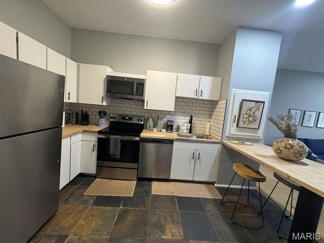 1007 Allen Avenue, St Louis, MO 63104
