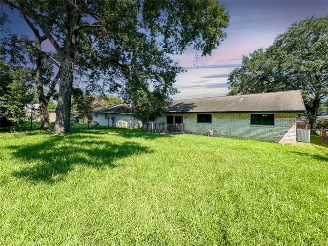 5122 Sandydale Lane, Houston, TX 77039