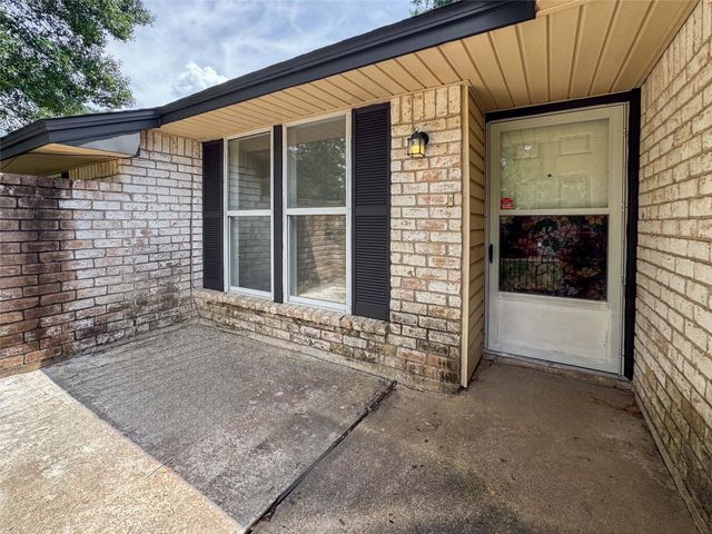 5122 Sandydale Lane, Houston, TX 77039