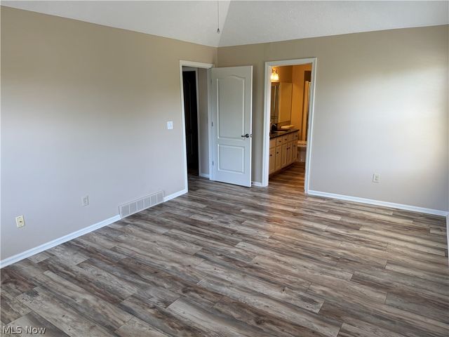 23413 Grist Mill Court 4, Olmsted Falls, OH 44138