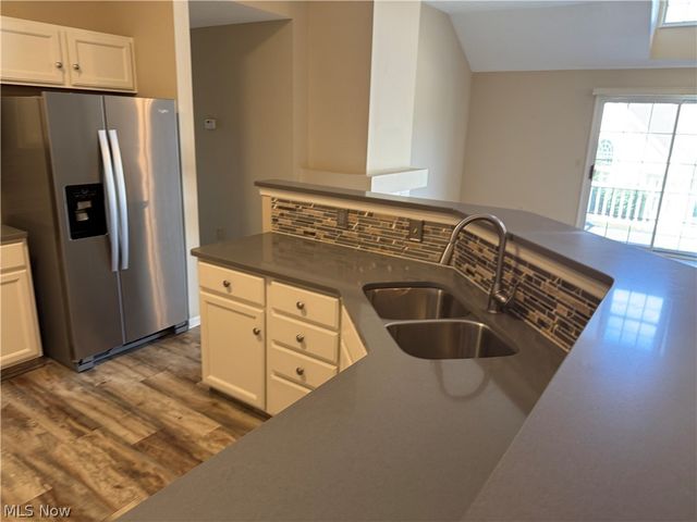 23413 Grist Mill Court 4, Olmsted Falls, OH 44138