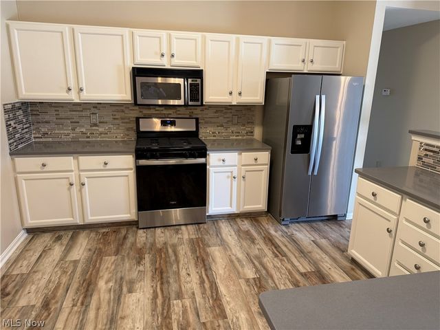 23413 Grist Mill Court 4, Olmsted Falls, OH 44138