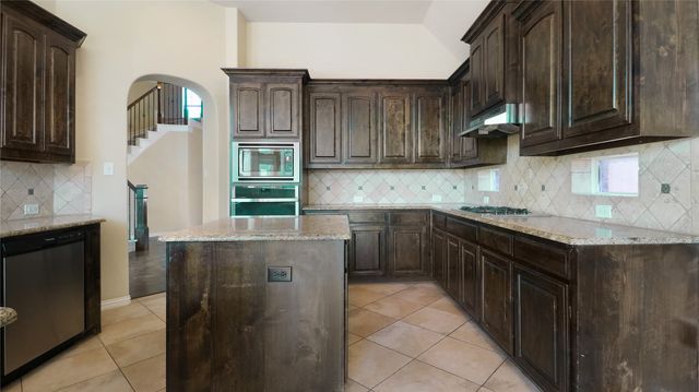 2224 Hideaway Pointe Drive, Little Elm, TX 75068