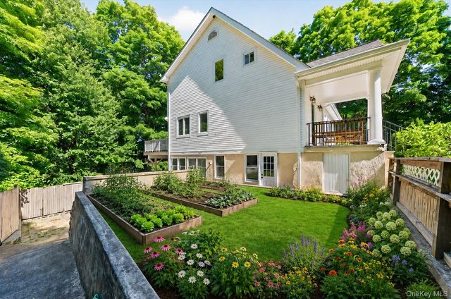 11 Arbutus Street, Putnam Valley, NY 10579