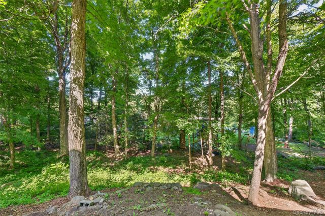 11 Arbutus Street, Putnam Valley, NY 10579