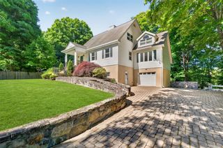 11 Arbutus Street, Putnam Valley, NY 10579