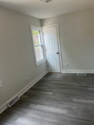 13709 S School Street, Riverdale, IL 60827