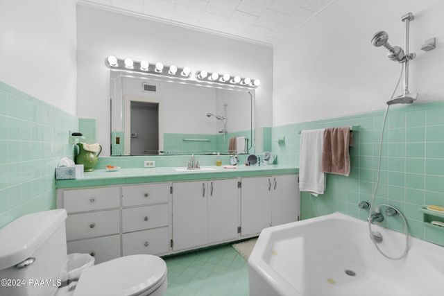 710 N Cutting Avenue, Jennings, LA 70546