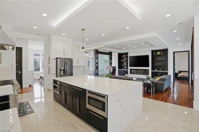 1049 Ducking Point TRL, Virginia Beach, VA 23455