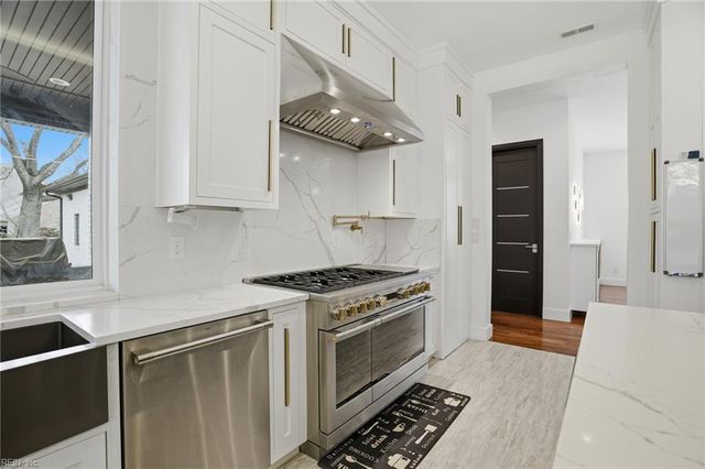 1049 Ducking Point TRL, Virginia Beach, VA 23455