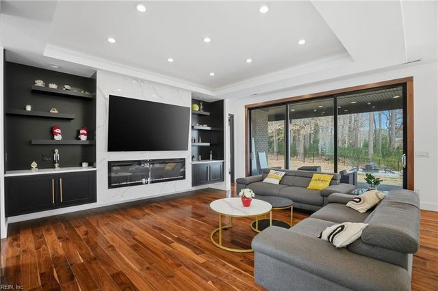 1049 Ducking Point TRL, Virginia Beach, VA 23455