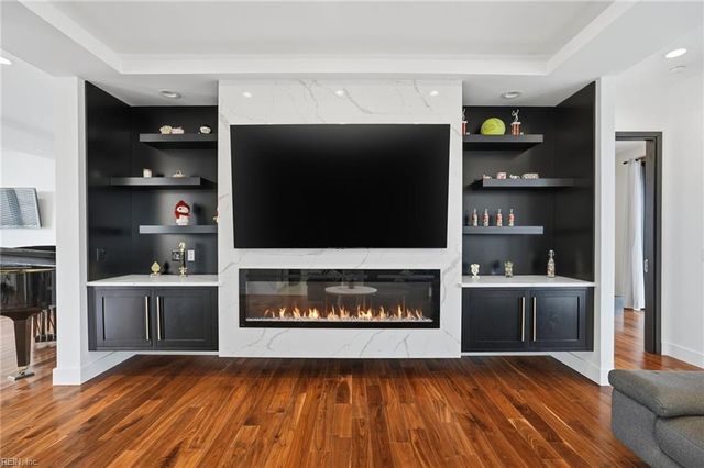 1049 Ducking Point TRL, Virginia Beach, VA 23455