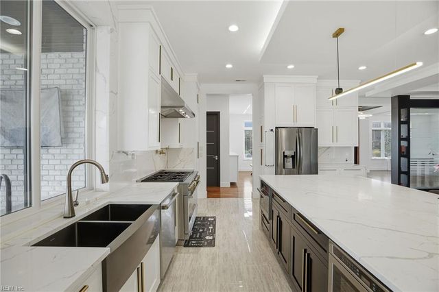 1049 Ducking Point TRL, Virginia Beach, VA 23455