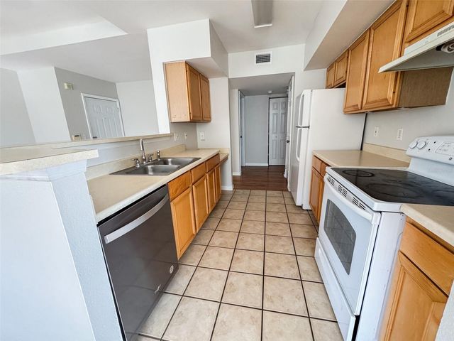 1125 VILLAGIO CIRCLE 201, Sarasota, FL 34237